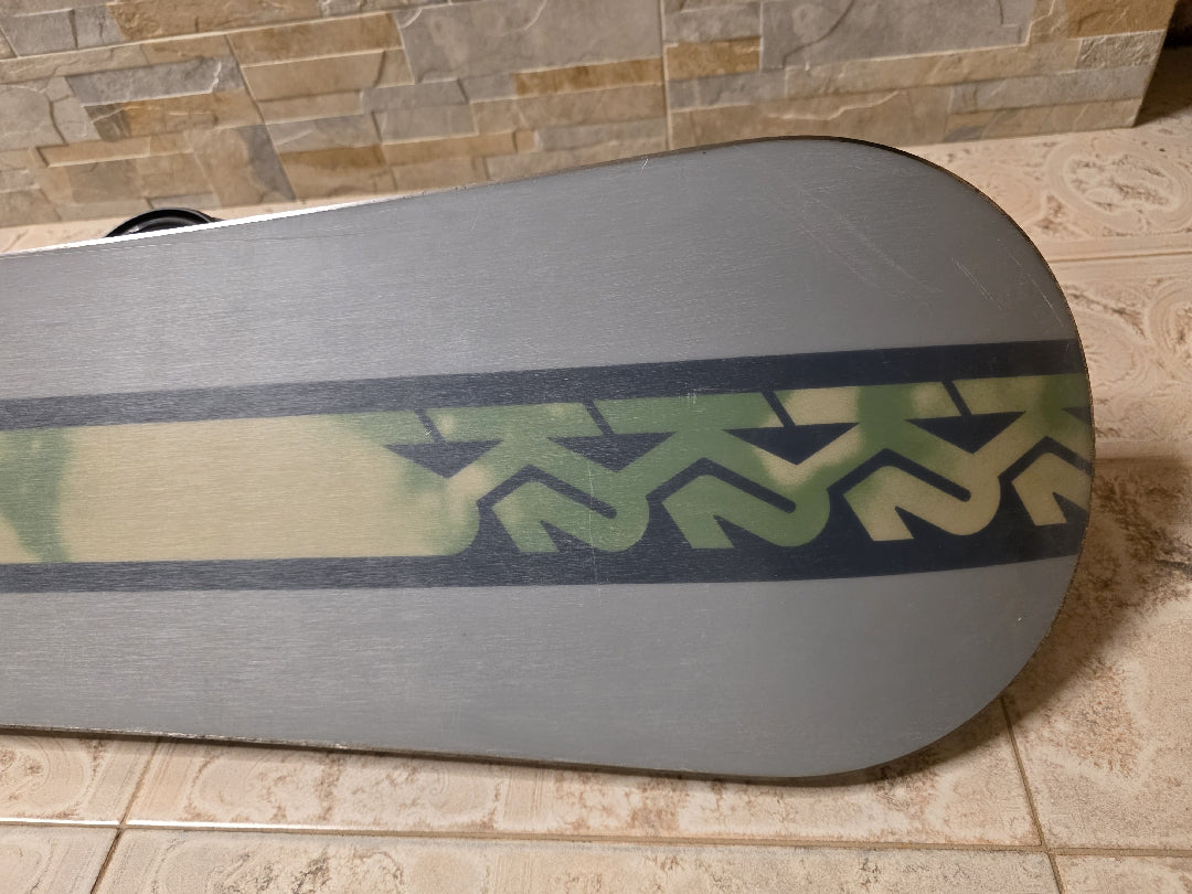 Tavola da snowboard K2 Vandal 137cm + attacchi Union usata