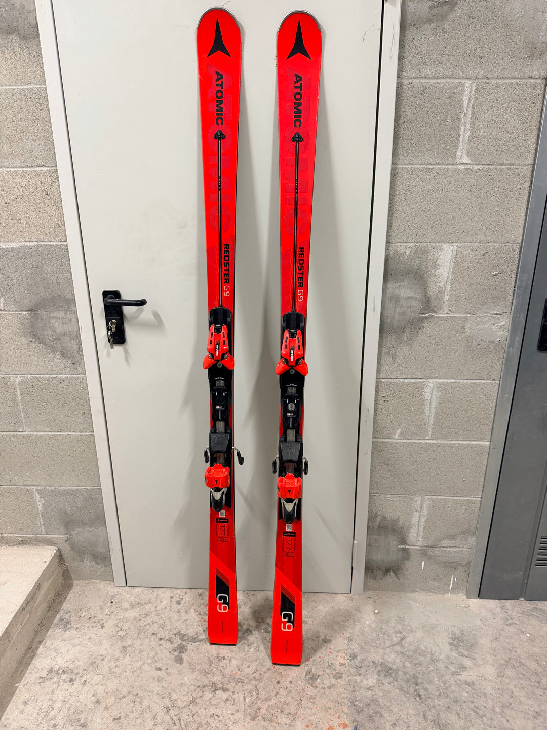 Sci Atomic G9  177cm r18.4 usati