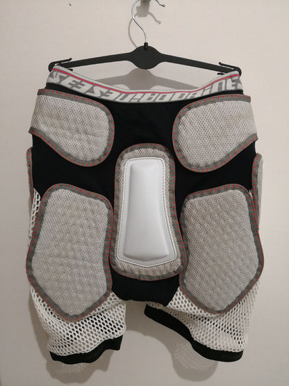 Pantaloncino protezione coccige snowboard Dainese tg. L usata