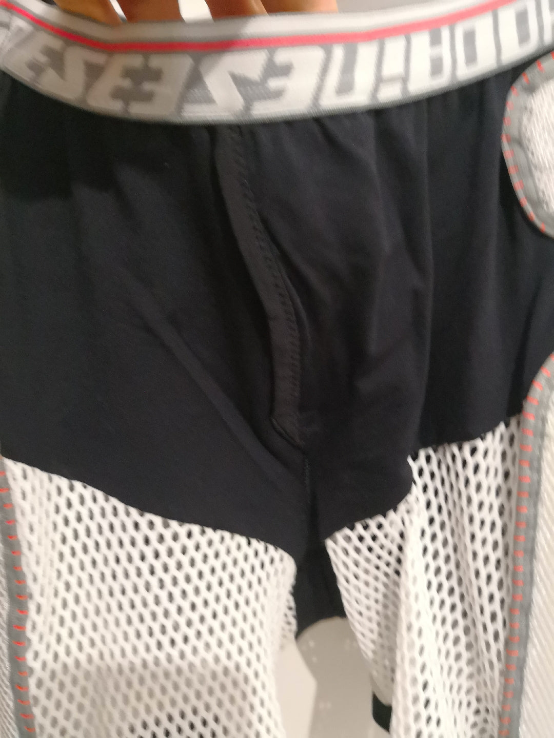 Pantaloncino protezione coccige snowboard Dainese tg. L usata