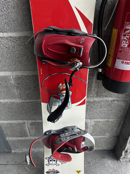 snowboard 166 cm con attacchi in buone condizioni