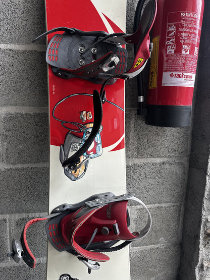 snowboard 166 cm con attacchi in buone condizioni