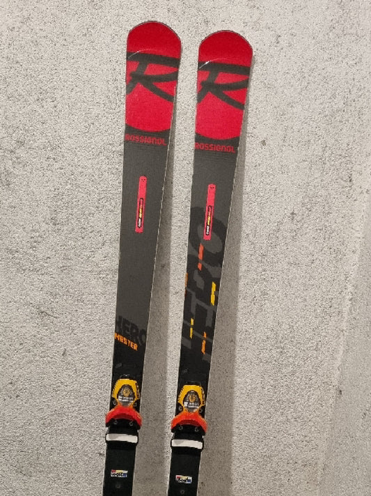 sci Rossignol Hero Master, lunghezza 173 cm raggio 17 m usato