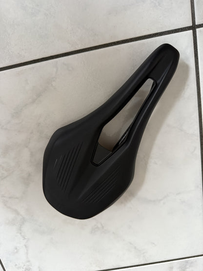 sella Argo Fizik 140mm