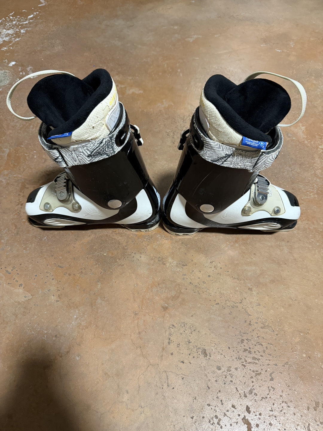 scarpone sci donna Atomic Live Fit tg. 25.5 usato