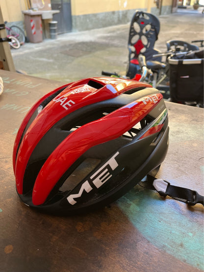 Casco MET Trenta 3K Carbon UAE NUOVO