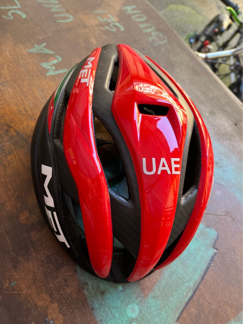 Casco MET Trenta 3K Carbon UAE NUOVO