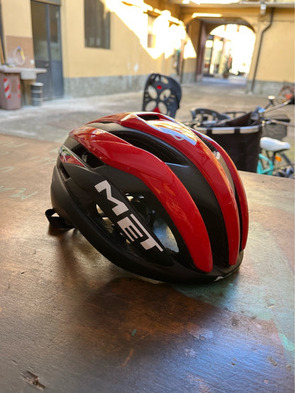 Casco MET Trenta 3K Carbon UAE NUOVO