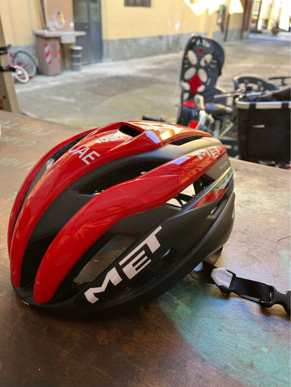 Casco MET Trenta 3K Carbon UAE NUOVO