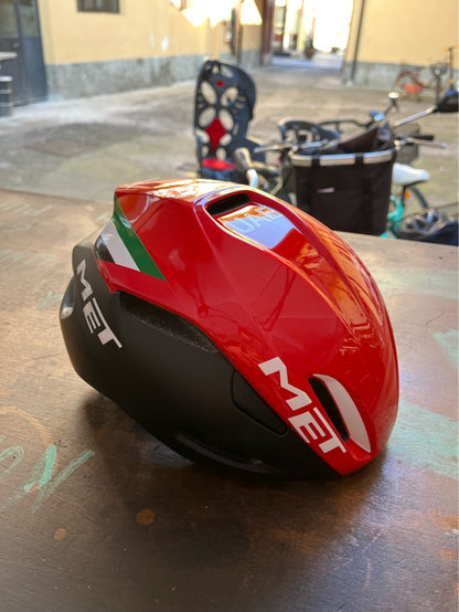 Casco ciclismo MET Manta UAE tg. S-M-L nuovo