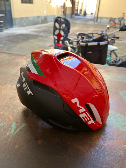 Casco ciclismo MET Manta UAE tg. S-M-L nuovo