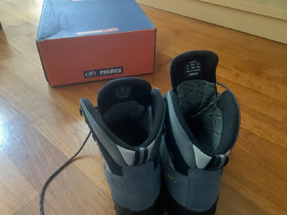 2x scarponcini trekking Salomon e Tecnica tg. 42