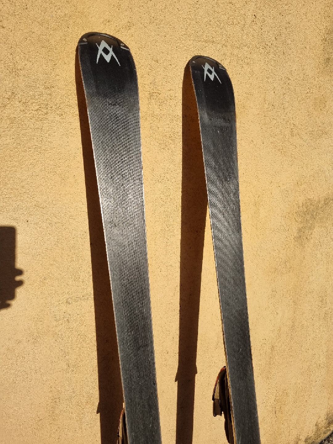Sci Volkl Tiger 177cm r18.9 con attacchi Marker Motion LT usati