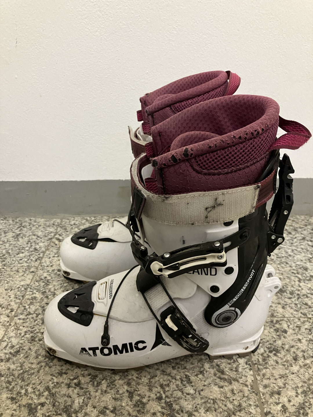 Scarponi scialpinismo donna Atomic tg. 25-25.5 usati