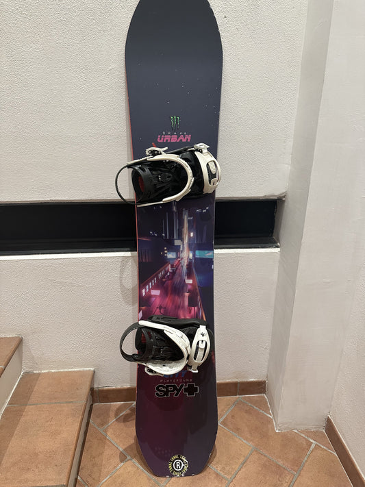 snowboard Drake Urban 154 + attacchi drake fifty50 usata