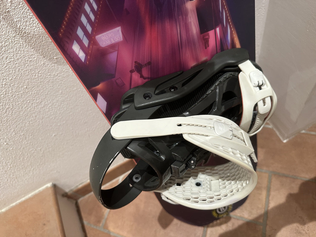 snowboard Drake Urban 154 + attacchi drake fifty50 usata