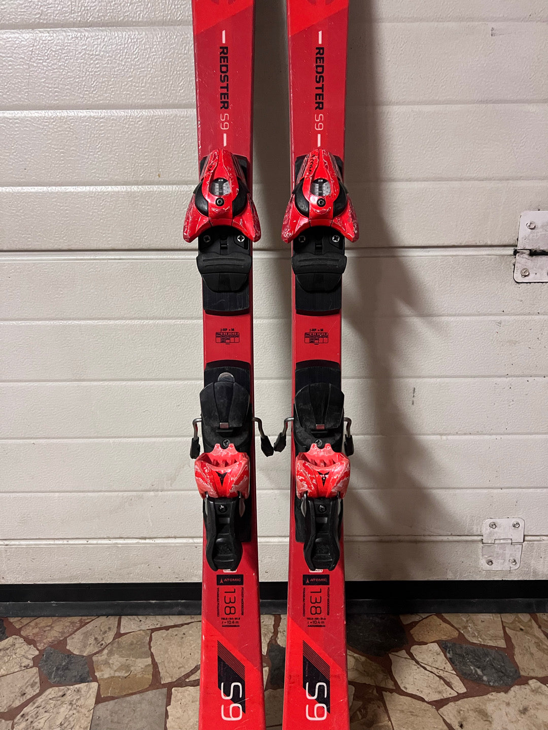 Sci Atomic 138cm r10.4 usati