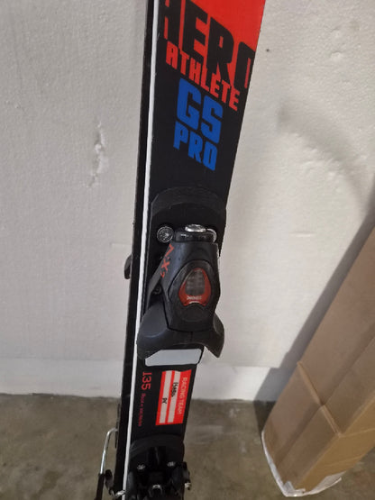 sci gara Rossignol hero athletic GS 135 cm r14 usati