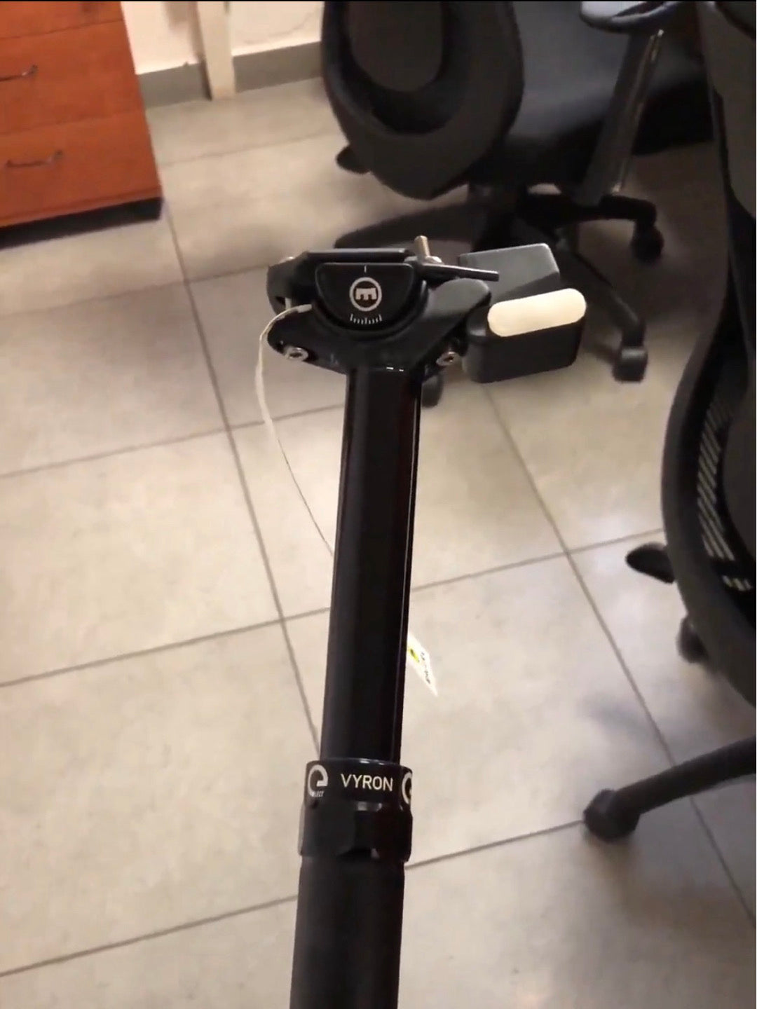 Reggisella Telescopico Elettronico Magura Vyron Wi usato
