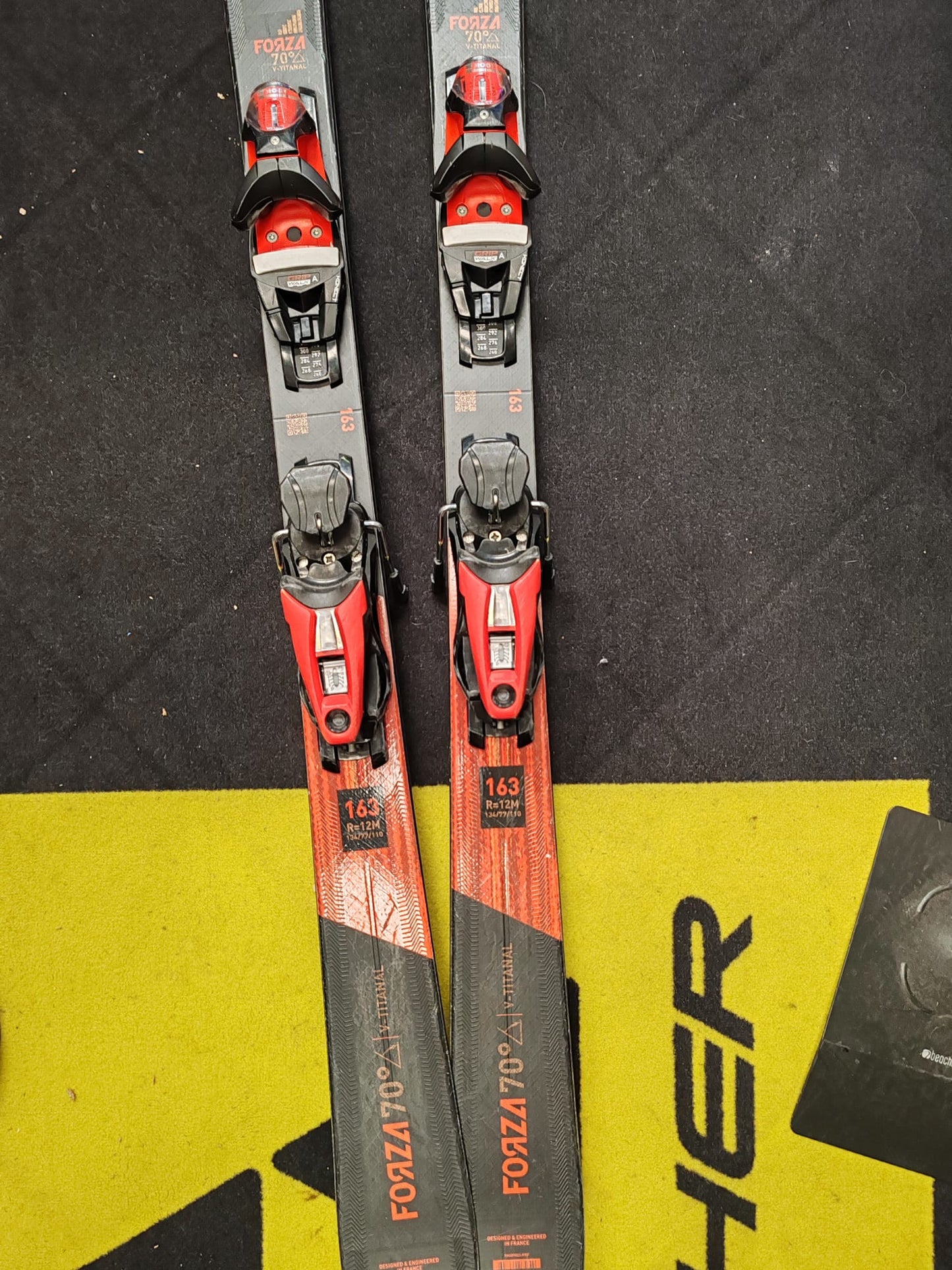 163cm Rossignol FORZA 70° V-TI 2025 Usato