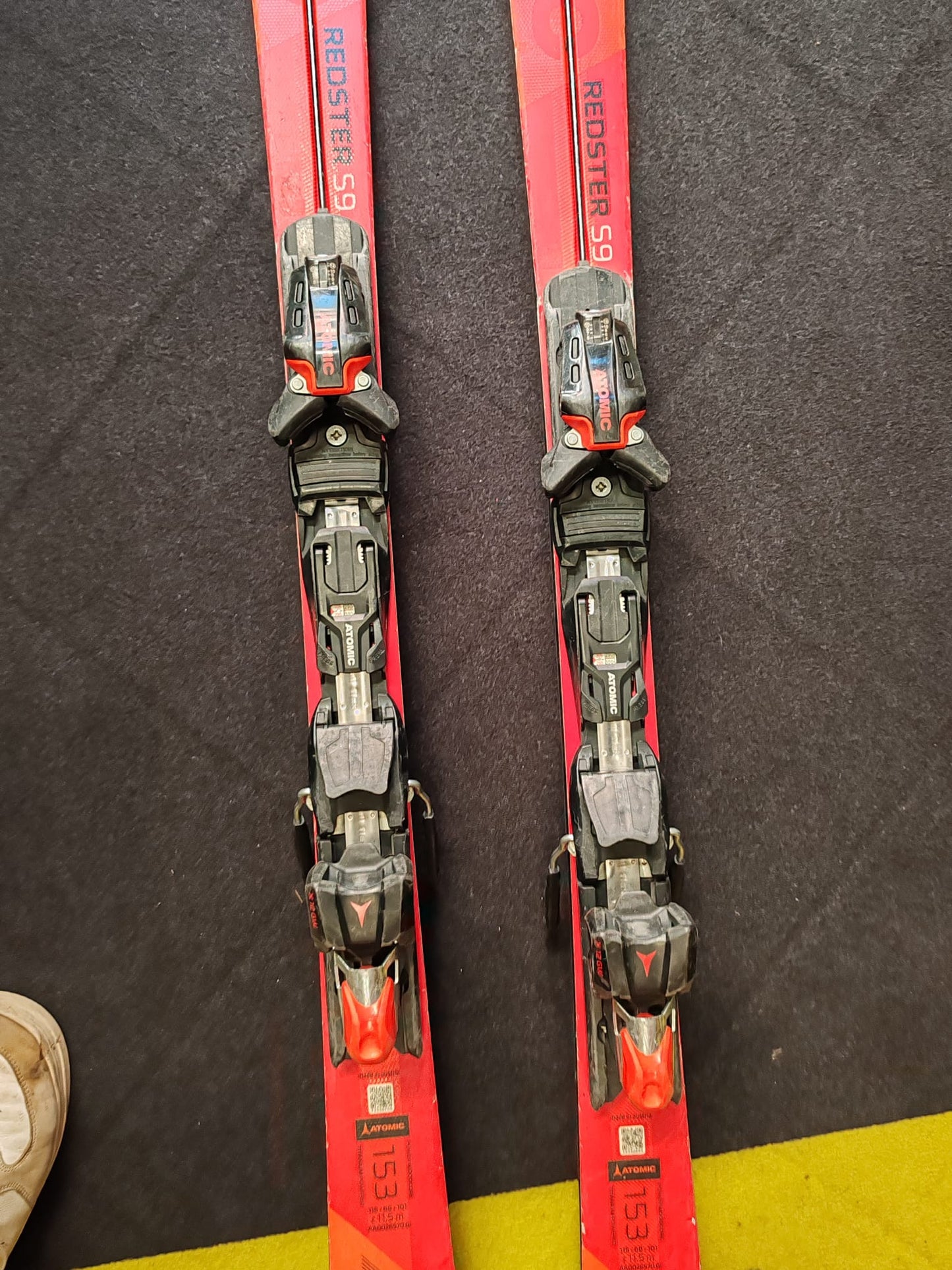 153cm Atomic Redster S9 2019 sci usato