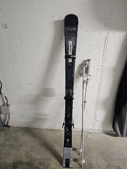 sci salomon lunghezza 150  bastoncini lunghezza 110cm usati