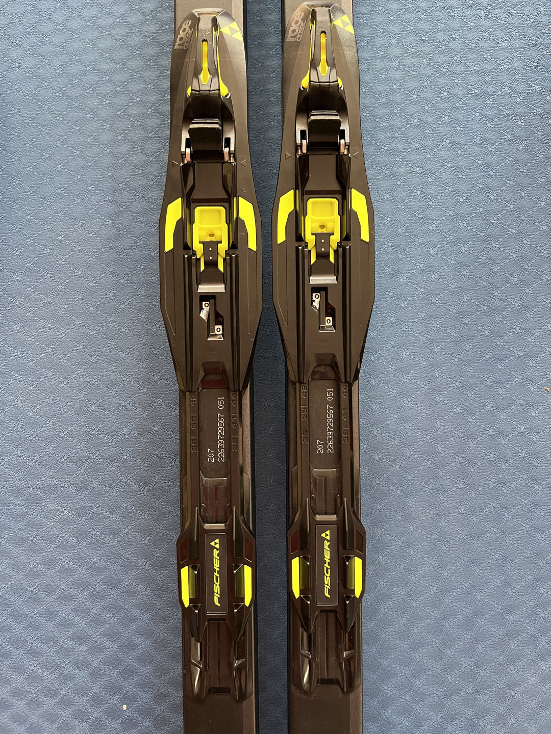 Sci fondo Fischer twin skin 207 con attacchi nuovi