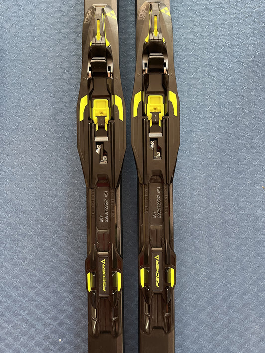 Sci fondo Fischer twin skin 207 con attacchi nuovi