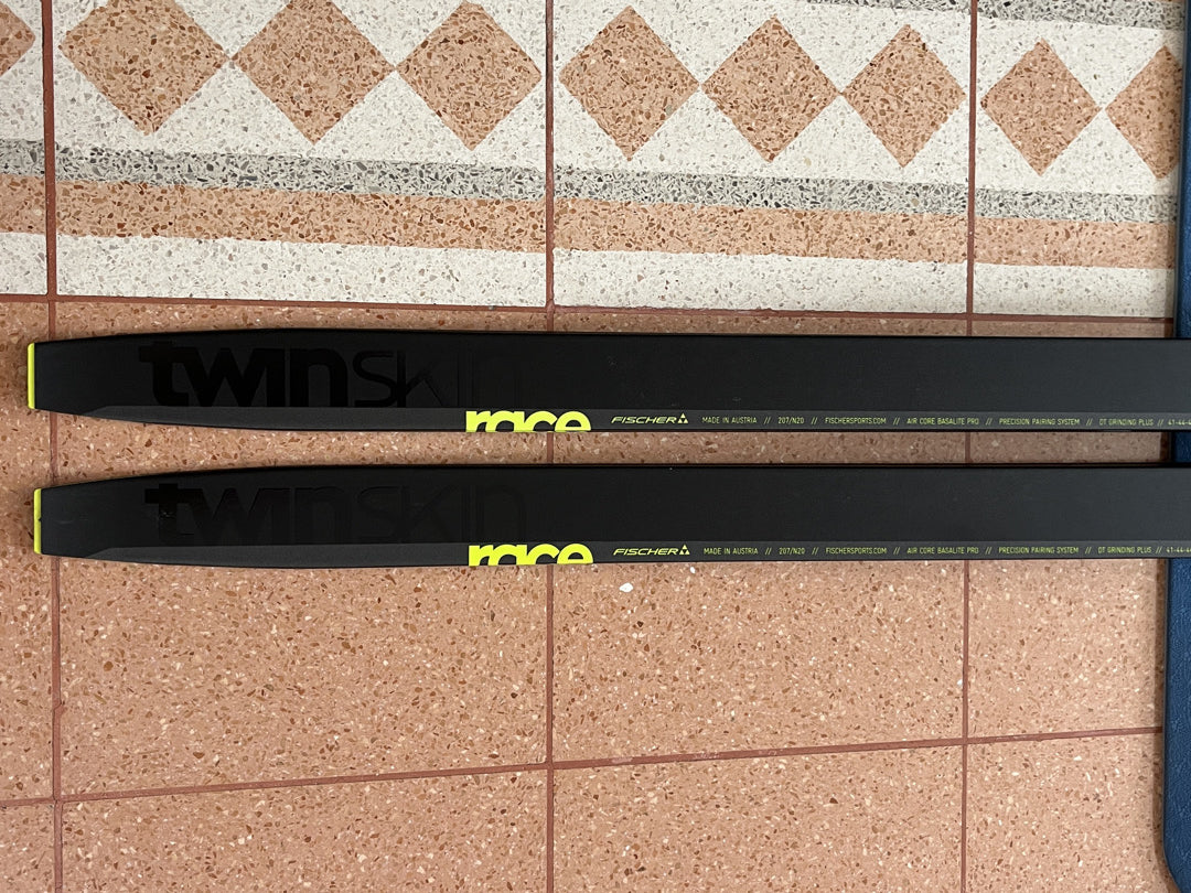 Sci fondo Fischer twin skin 207 con attacchi nuovi