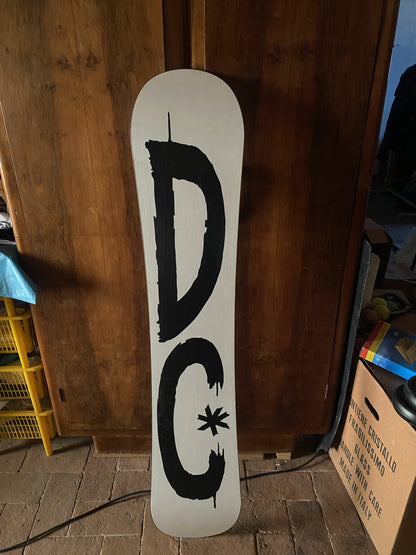 Tavola Snowboard DC PBJ 155 W usata