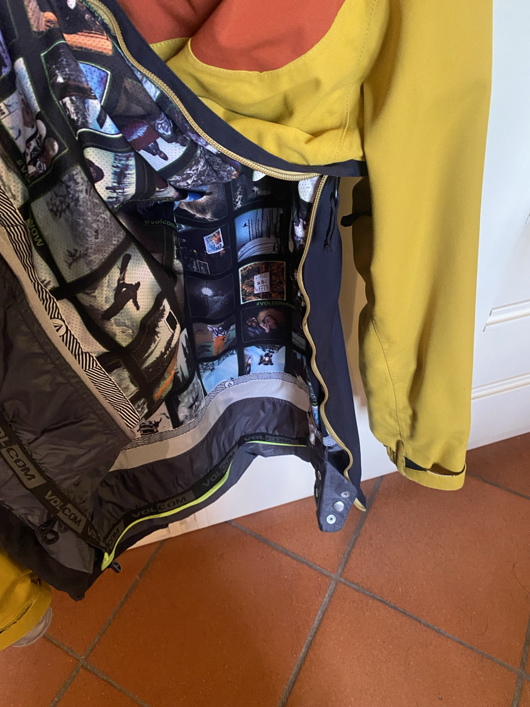 Giacca snowboard Volcom tg L impermeabile usata