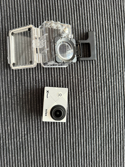 Action cam Nilox + kit supporti usata