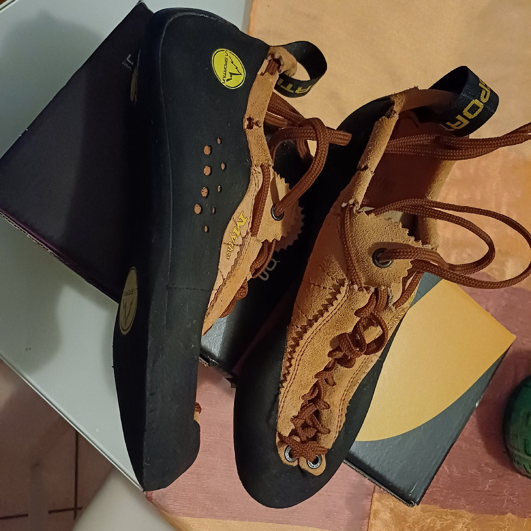 scarpette arrampicata La Sportiva Mythos tg. 38 usate