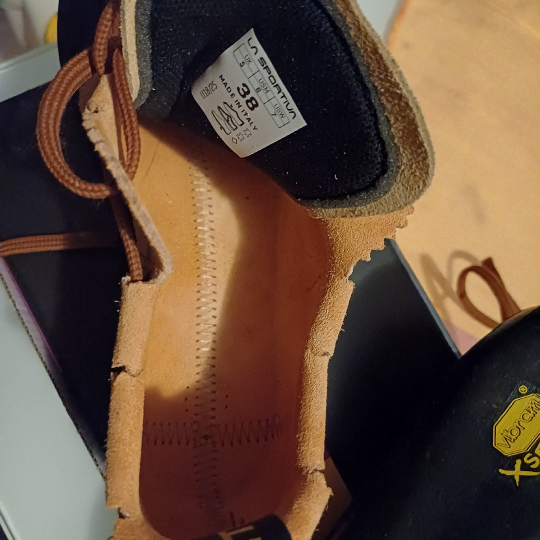 scarpette arrampicata La Sportiva Mythos tg. 38 usate