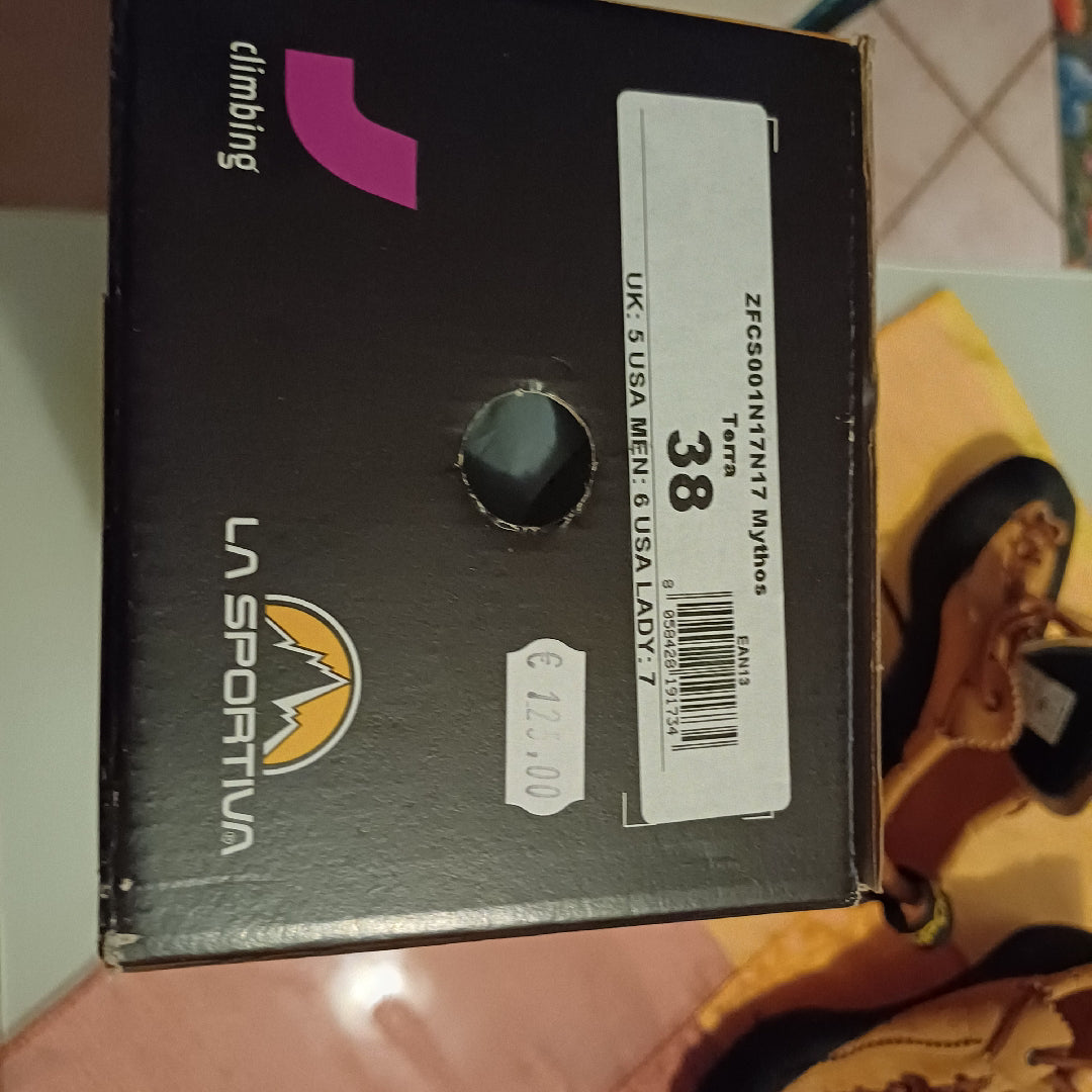 scarpette arrampicata La Sportiva Mythos tg. 38 usate