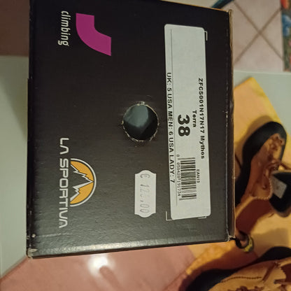 scarpette arrampicata La Sportiva Mythos tg. 38 usate