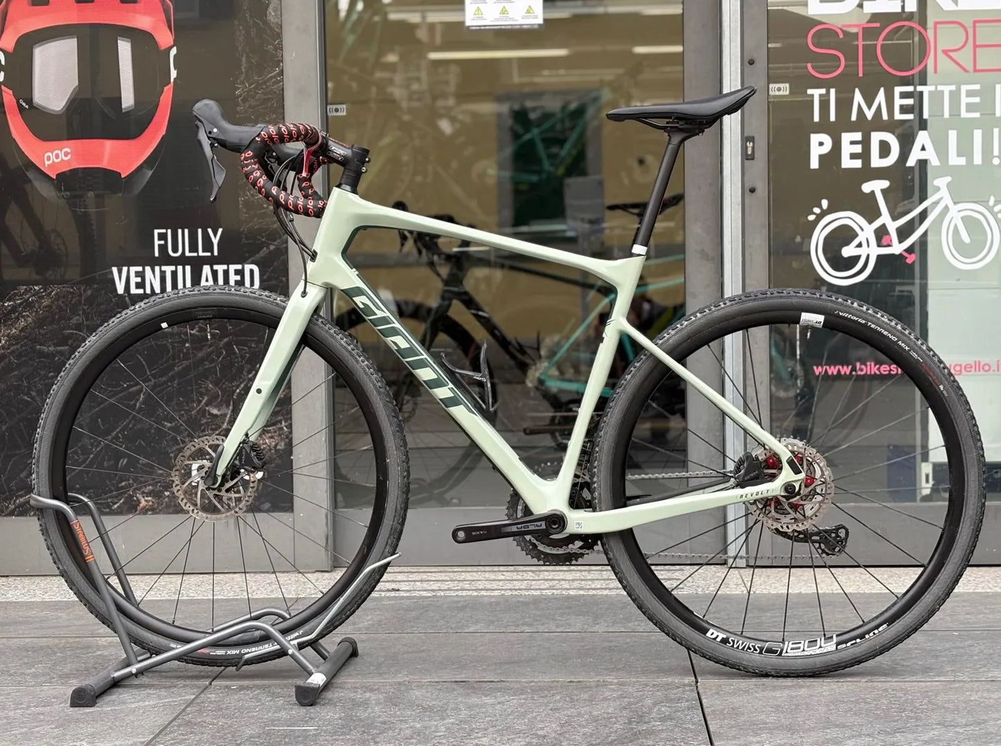 Gravel Giant Revolt Shimano GRX tg L usata