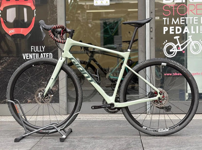 Gravel Giant Revolt Shimano GRX tg L usata
