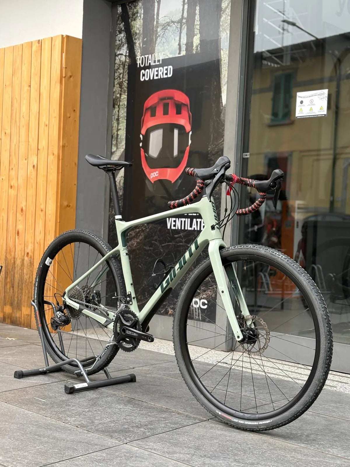 Gravel Giant Revolt Shimano GRX tg L usata