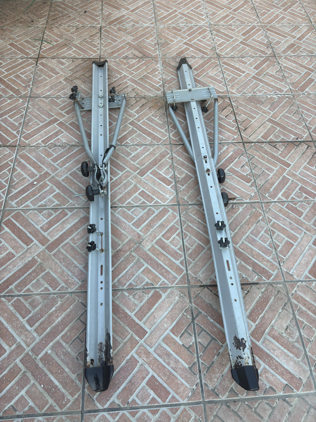 Porta bici da tetto in acciaio