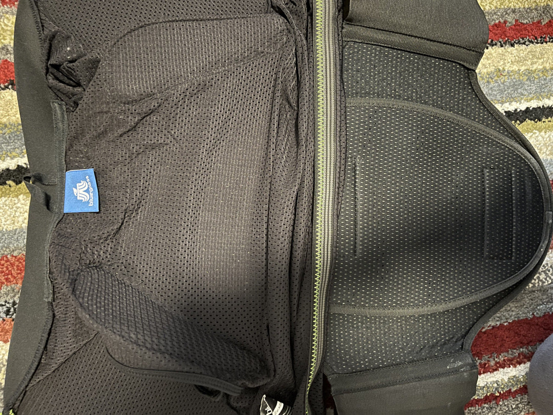 Paraschiena  con zip tg. S Usati