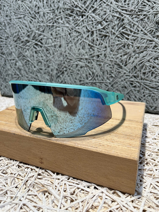 Loubsol Scalpel Turquoise Cat 3, shooting