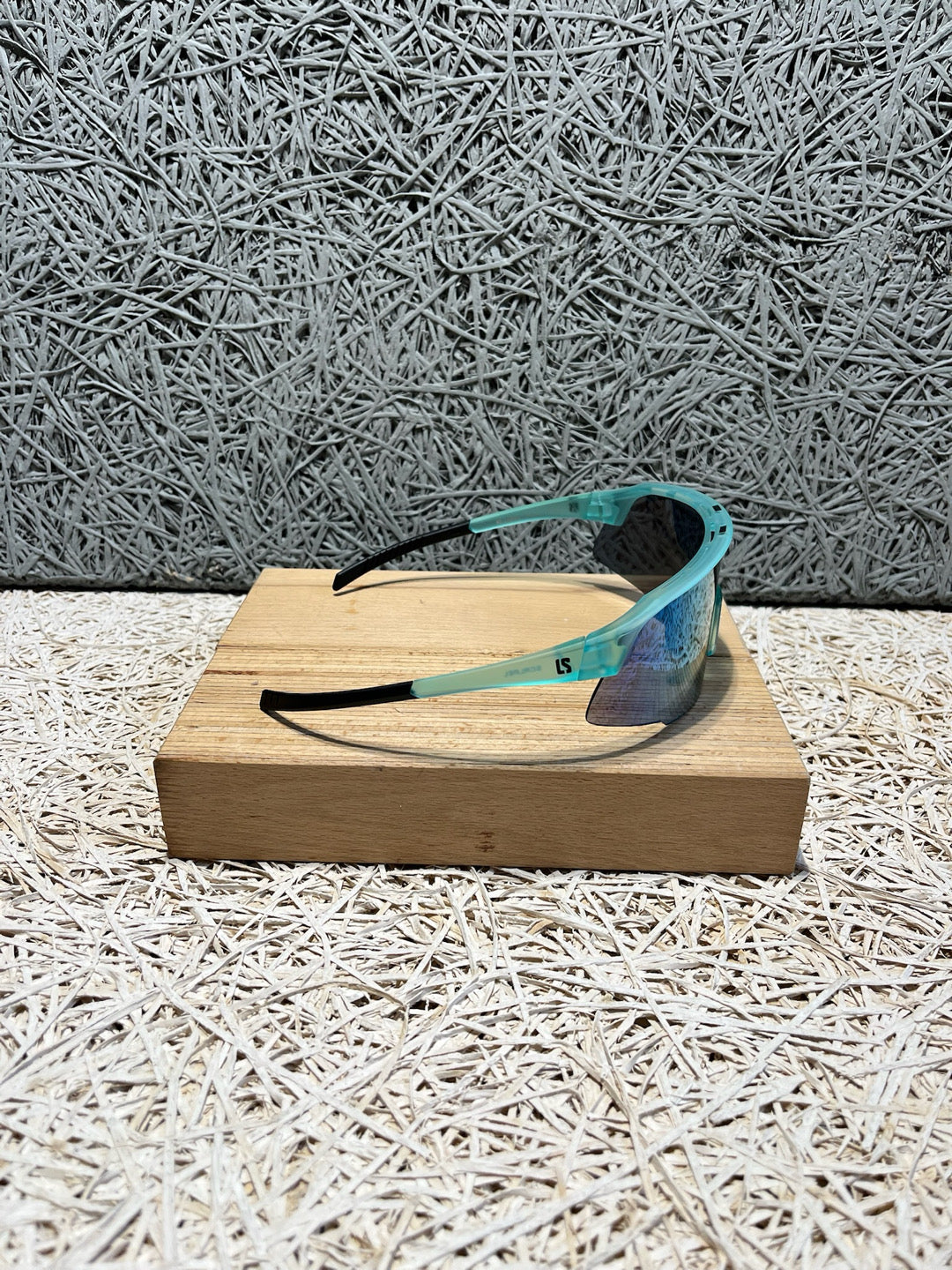 Loubsol Scalpel Turquoise Cat 3, shooting