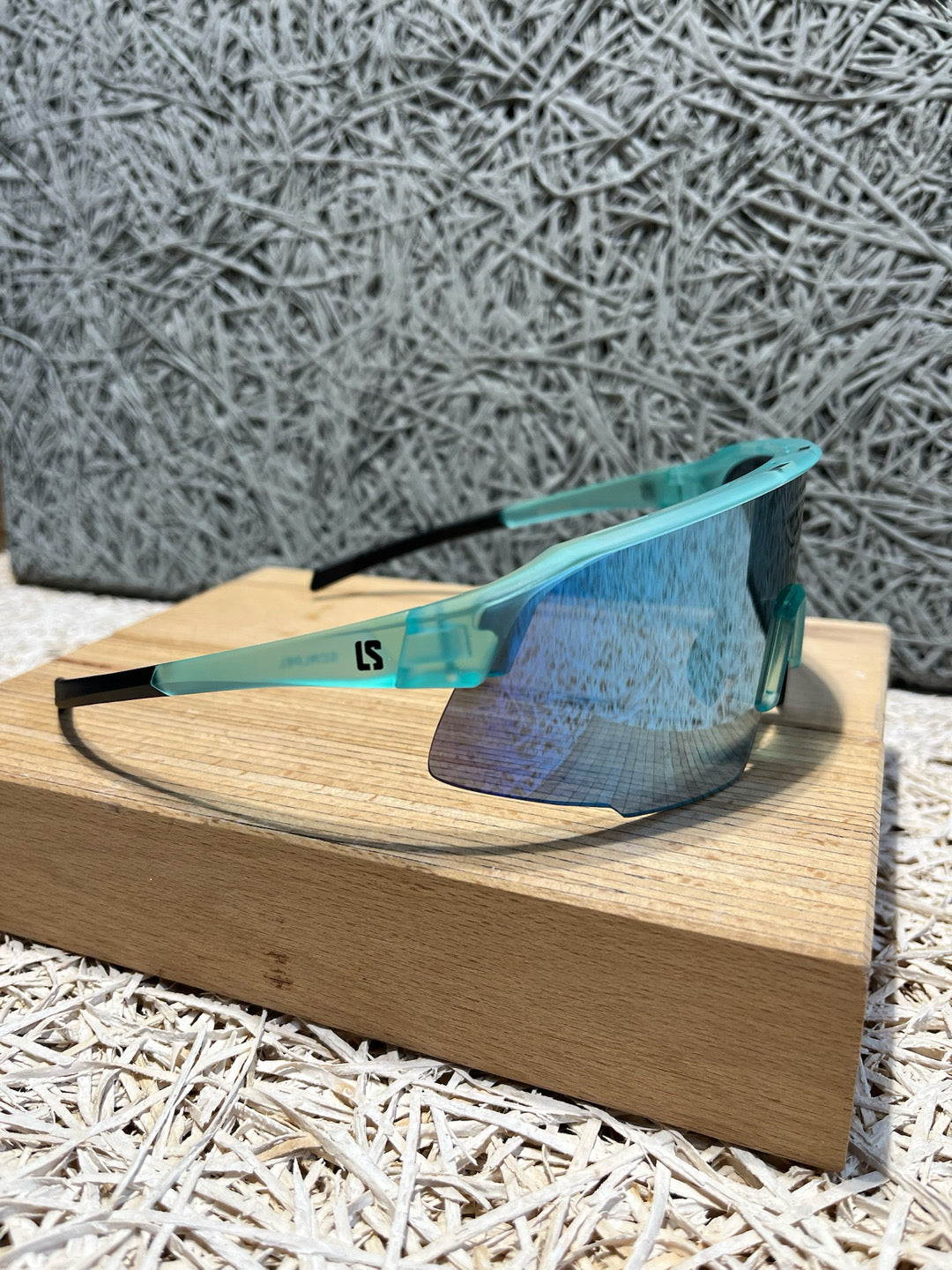 Loubsol Scalpel Turquoise Cat 3, shooting