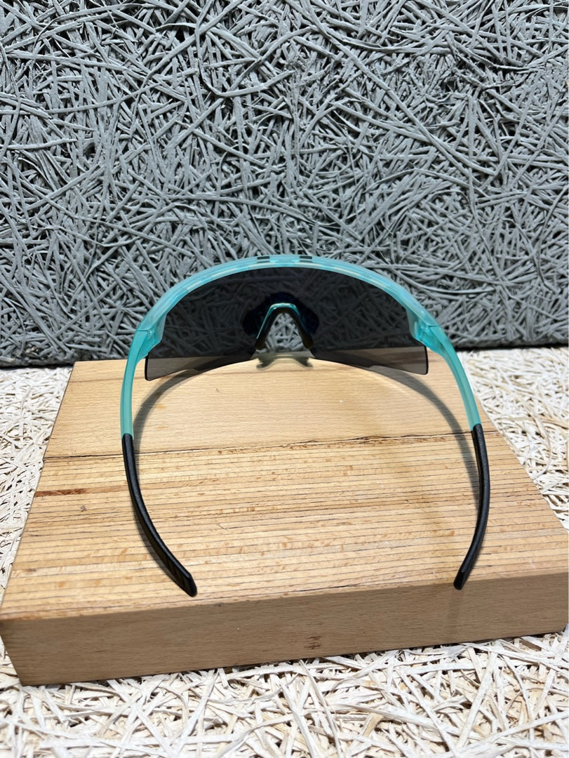 Loubsol Scalpel Turquoise Cat 3, shooting