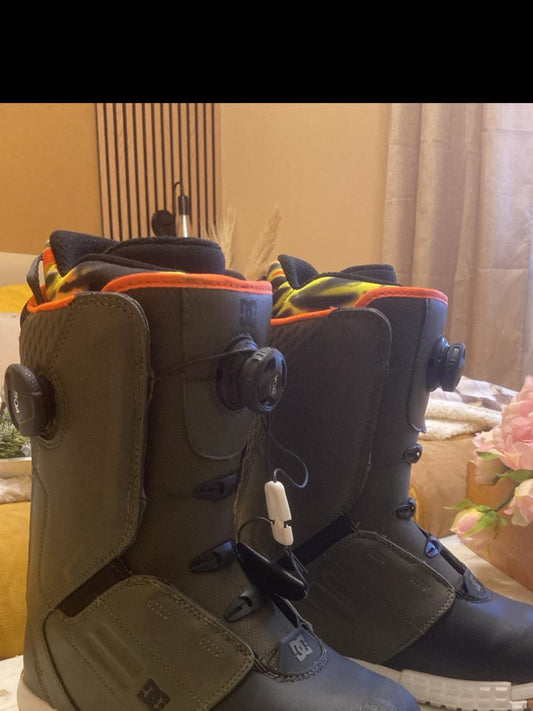 Scarponi snowboard DC Control BOA tg. 26.5 nuovi