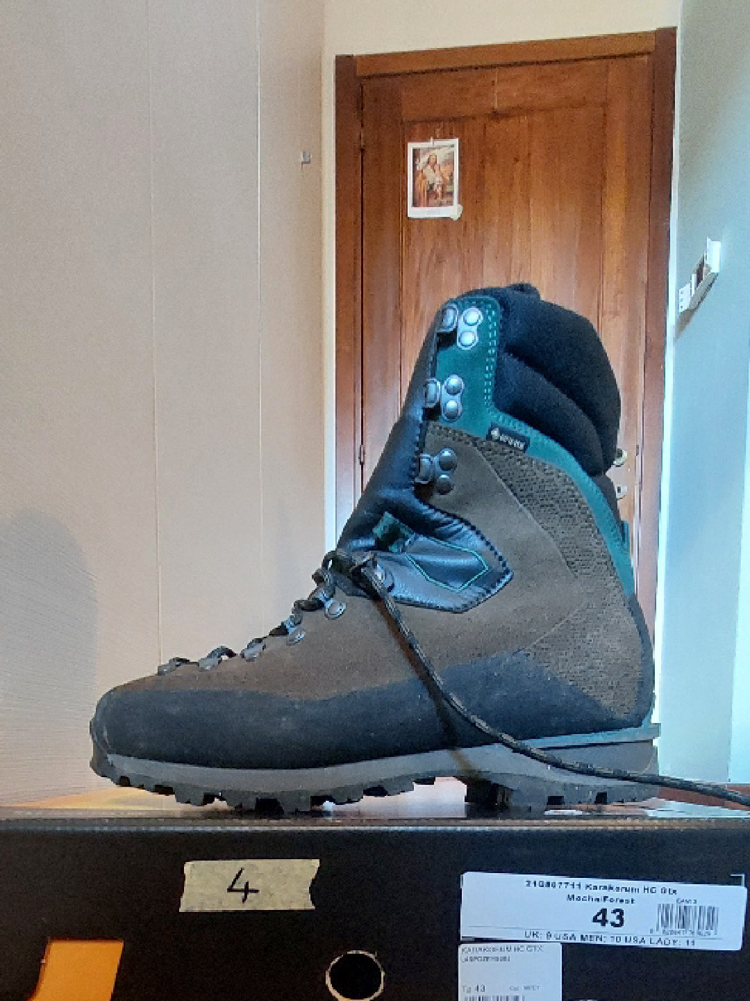 Scarponi trekking La Sportiva tg. 43 usati