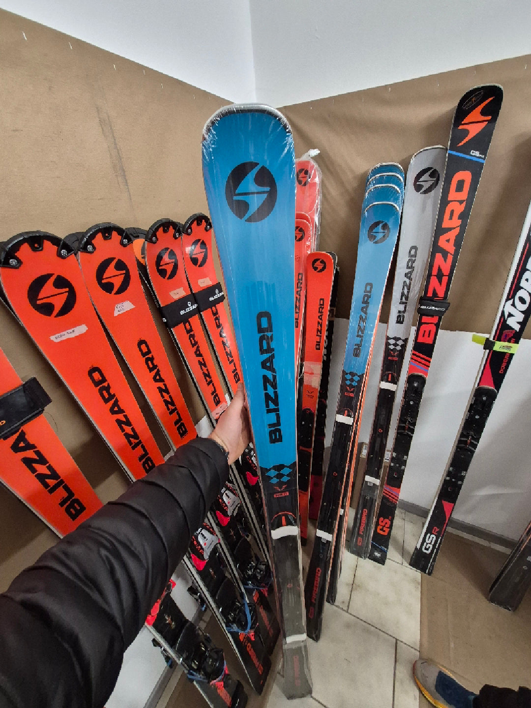 Sci Blizzard RS Ti 175cm r15 nuovi