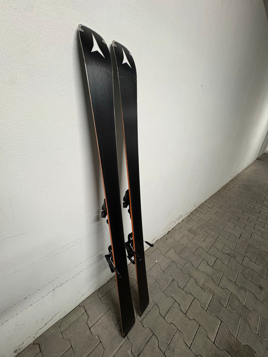 Atomic Redster Q7.8 Revoshock C 166 cm + MI 12 GW