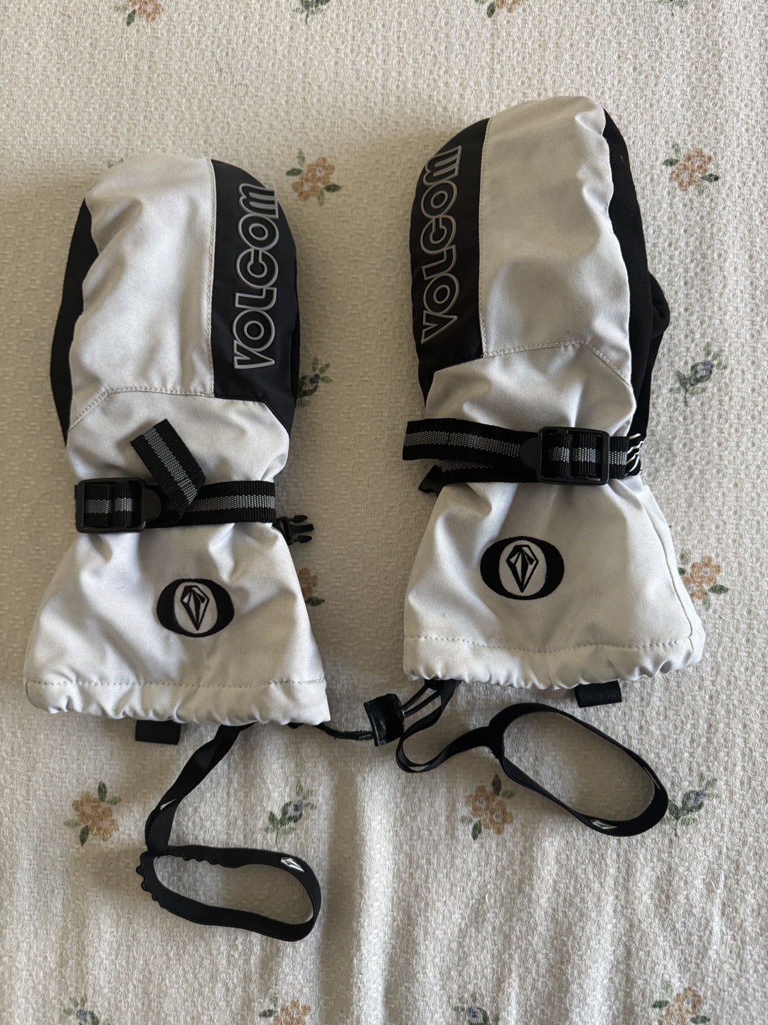 Guanti moffole snowboard Volcom tg. S usati